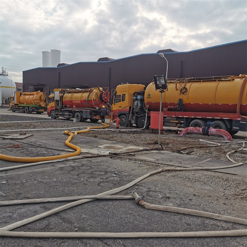 长丰镇污水池清理