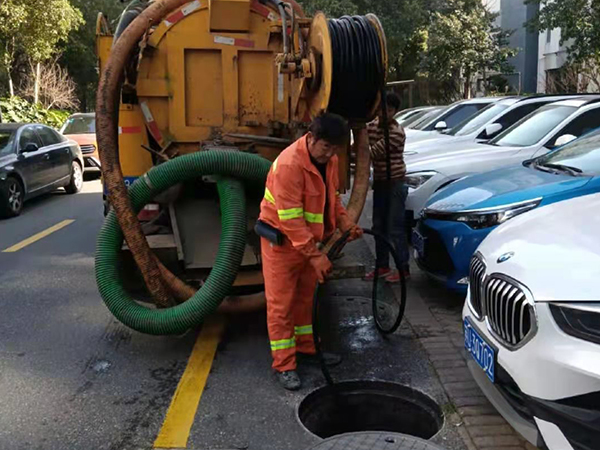 长丰镇排污管道清淤